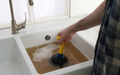 Common mistakes when trying to unblock pipes yourself