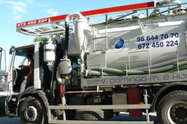 camion cuba de limpiezas domingo